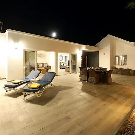 Juliet L1 Villa